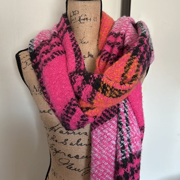 FREE PEOPLE HOMECOMING PLAID BLANKET SCARF - Picture 10 of 12